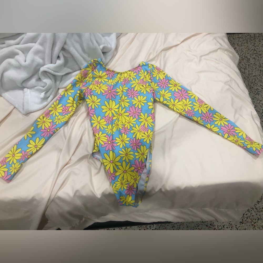 Long sleeve one Peice swimsuit, sun protective swim suit